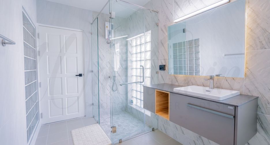 For sale 3 bedrooms house in Mueang Phuket, Phuket