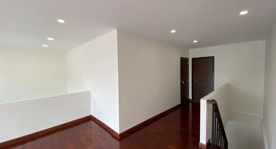 For sale 2 bedrooms townhouse in Lat Phrao, Bangkok