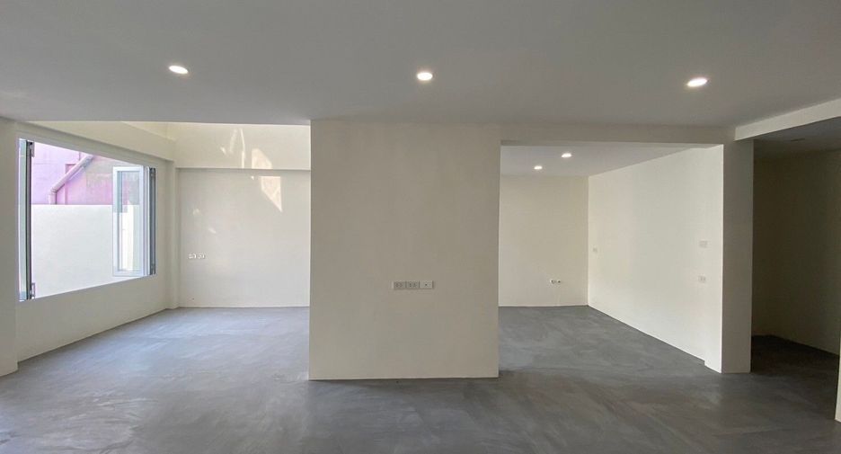 For sale 2 bedrooms townhouse in Lat Phrao, Bangkok