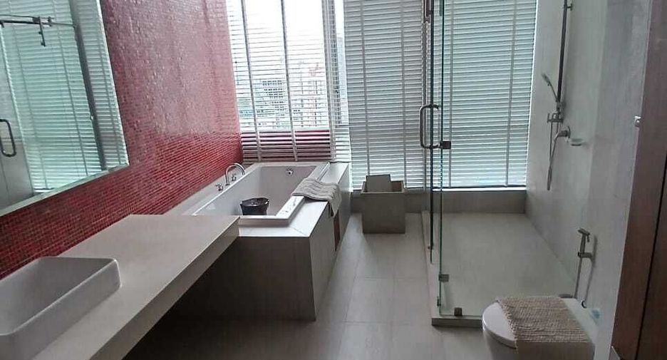 ให้เช่า 3 ห้องนอน คอนโด ใน สาทร, กรุงเทพฯ