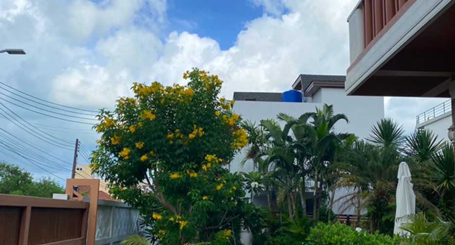 For sale 6 bedrooms villa in Mueang Phuket, Phuket