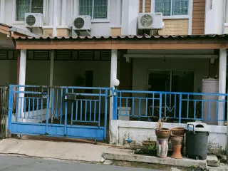 For sale 3 bedrooms townhouse in Khlong Sam Wa, Bangkok