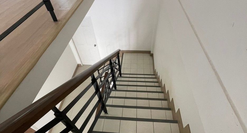 For sale 4 bedrooms townhouse in Min Buri, Bangkok