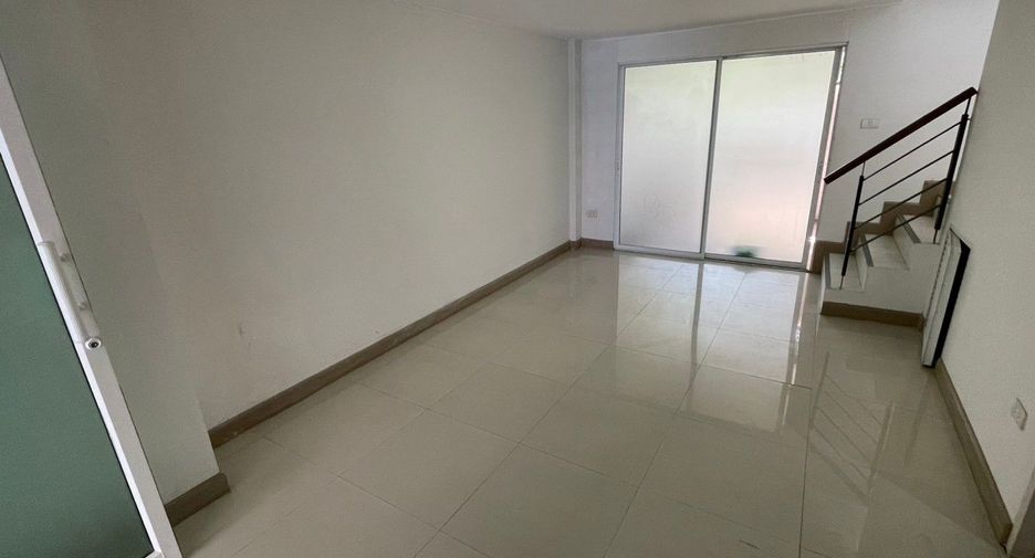 For sale 4 bedrooms townhouse in Min Buri, Bangkok