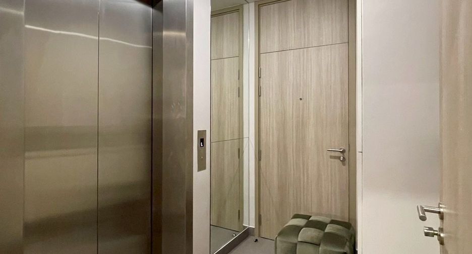 For sale 1 bed condo in Pathum Wan, Bangkok