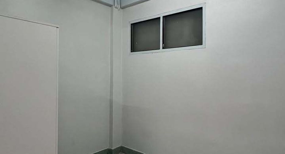 For rent 4 bedrooms retail Space in Ratchathewi, Bangkok