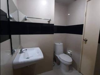 Продажа 1 кровать кондо в Лат Крабанг, Бангкок