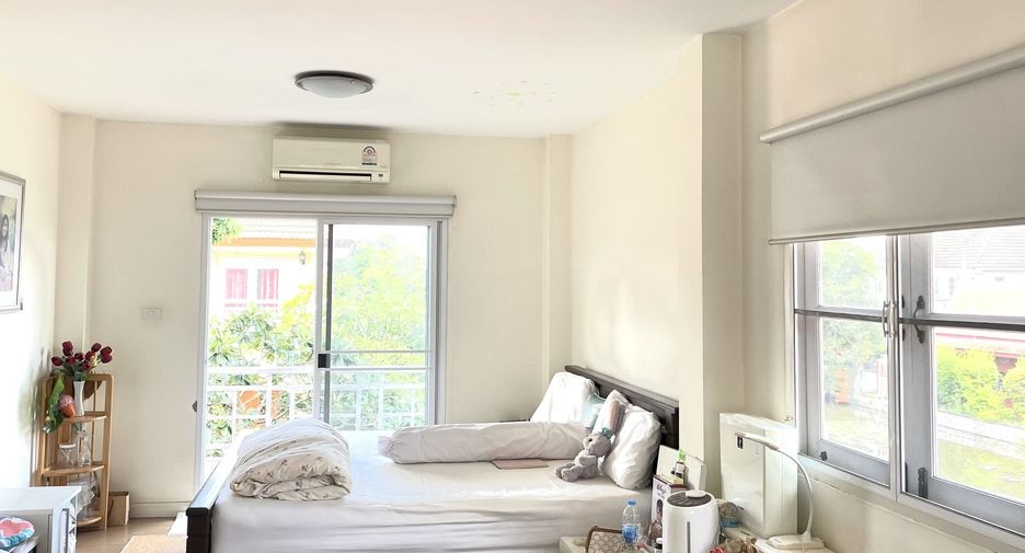For sale 3 bedrooms house in Khlong Sam Wa, Bangkok