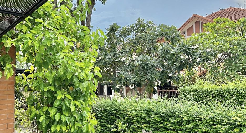 For sale 3 bedrooms house in Khlong Sam Wa, Bangkok