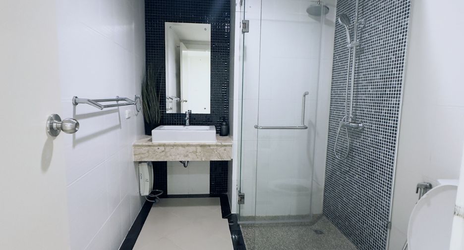 For rent 2 bedrooms condo in Mueang Phuket, Phuket