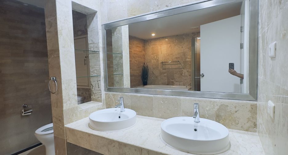 For rent 2 bedrooms condo in Mueang Phuket, Phuket