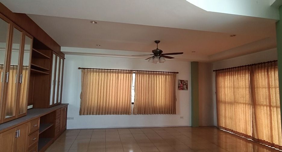 For sale 3 bedrooms house in Bang Lamung, Chonburi