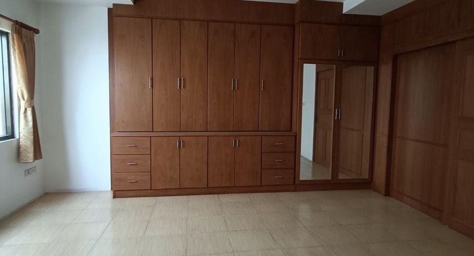 For sale 3 bedrooms house in Bang Lamung, Chonburi