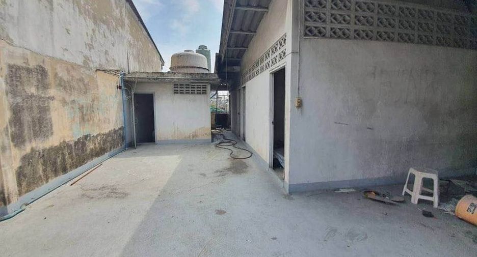 For rent retail Space in Bang Kapi, Bangkok