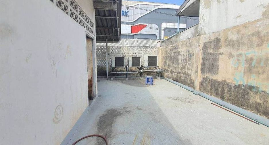 For rent retail Space in Bang Kapi, Bangkok