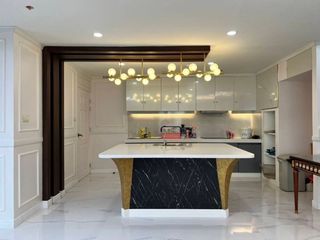 For sale 4 bedrooms condo in Huai Khwang, Bangkok
