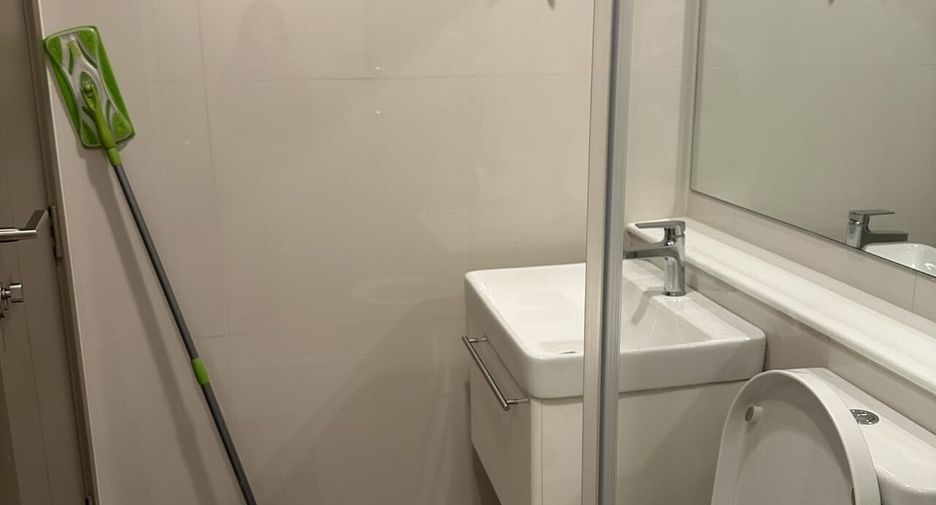 For rent 1 bed condo in Huai Khwang, Bangkok