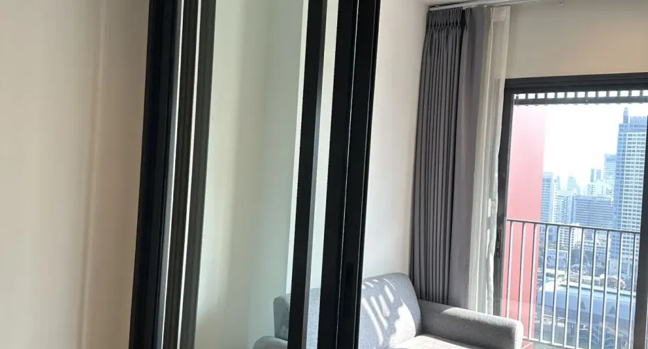 For rent 1 bed condo in Huai Khwang, Bangkok