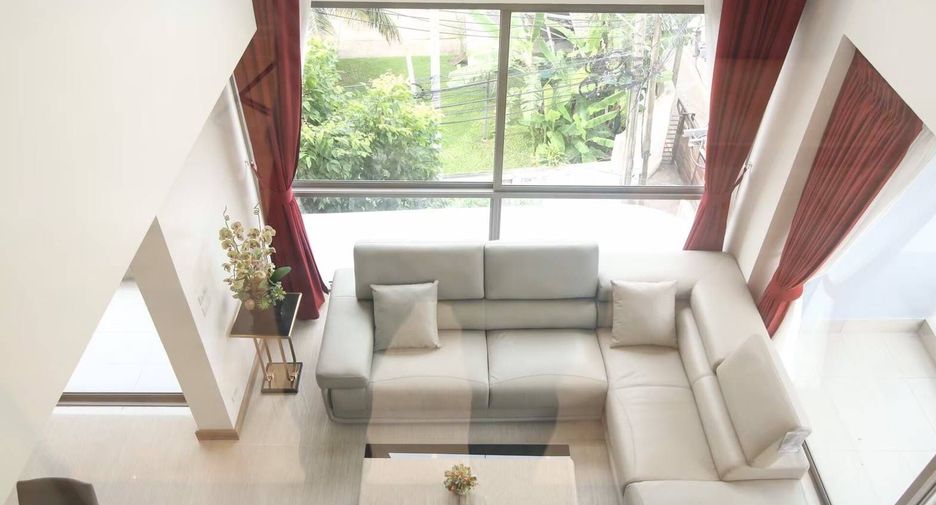 For rent 3 bedrooms condo in Watthana, Bangkok
