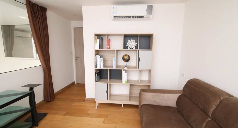 For rent 3 bedrooms condo in Watthana, Bangkok