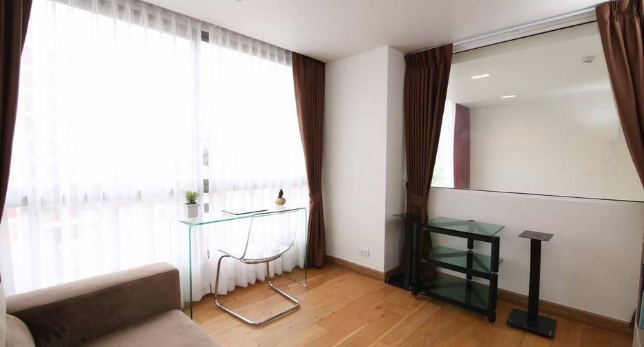 For rent 3 bedrooms condo in Watthana, Bangkok