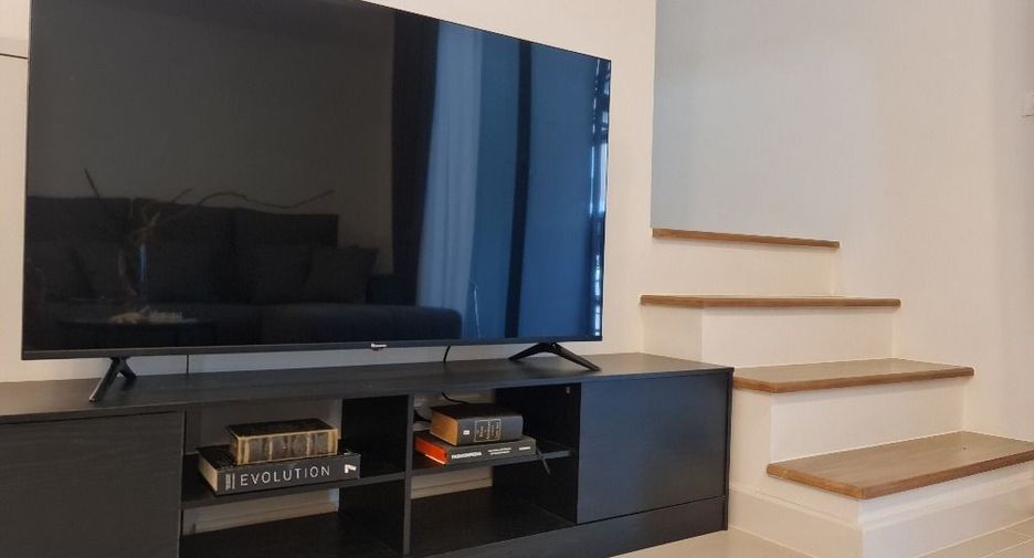 Casa adosada en alquiler de 3 habitaciones en Bang Phli, Samut Prakan