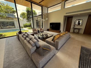 Villa zum Kauf und zur Miete mit 5 Zimmer in Thalang, Phuket