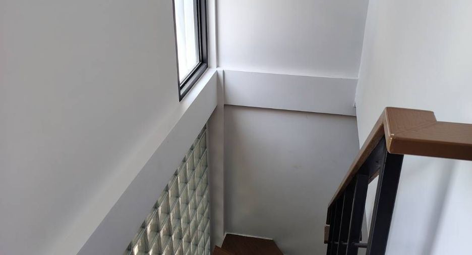 Reihenhaus zum Kauf und zur Miete mit 3 Zimmer in Watthana, Bangkok
