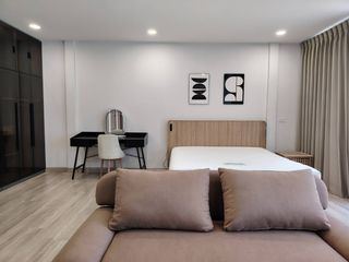 Reihenhaus zum Kauf und zur Miete mit 3 Zimmer in Watthana, Bangkok