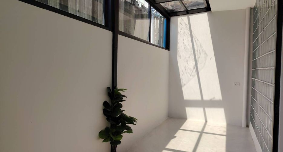Reihenhaus zum Kauf und zur Miete mit 3 Zimmer in Watthana, Bangkok