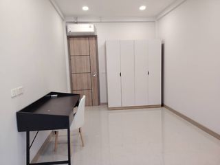 Reihenhaus zum Kauf und zur Miete mit 3 Zimmer in Watthana, Bangkok