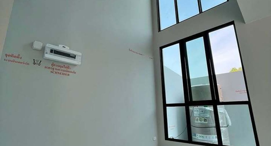 For sale 3 bedrooms townhouse in Bang Khun Thian, Bangkok
