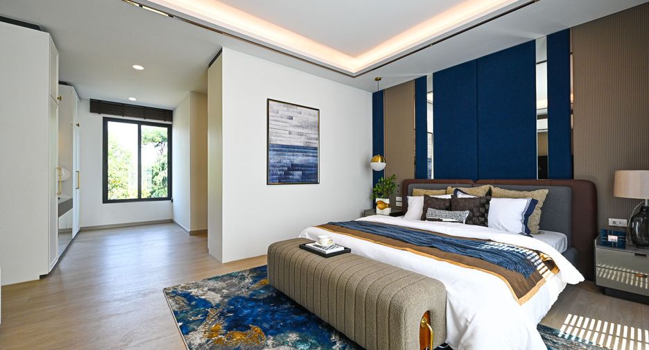 For sale 3 bedrooms townhouse in Bang Khun Thian, Bangkok