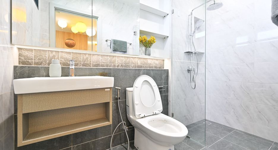 For sale 3 bedrooms townhouse in Bang Khun Thian, Bangkok