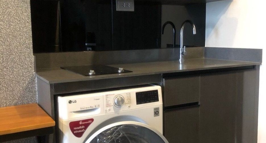 Condo en alquiler de 1 habitaciones en Khlong Toei, Bangkok