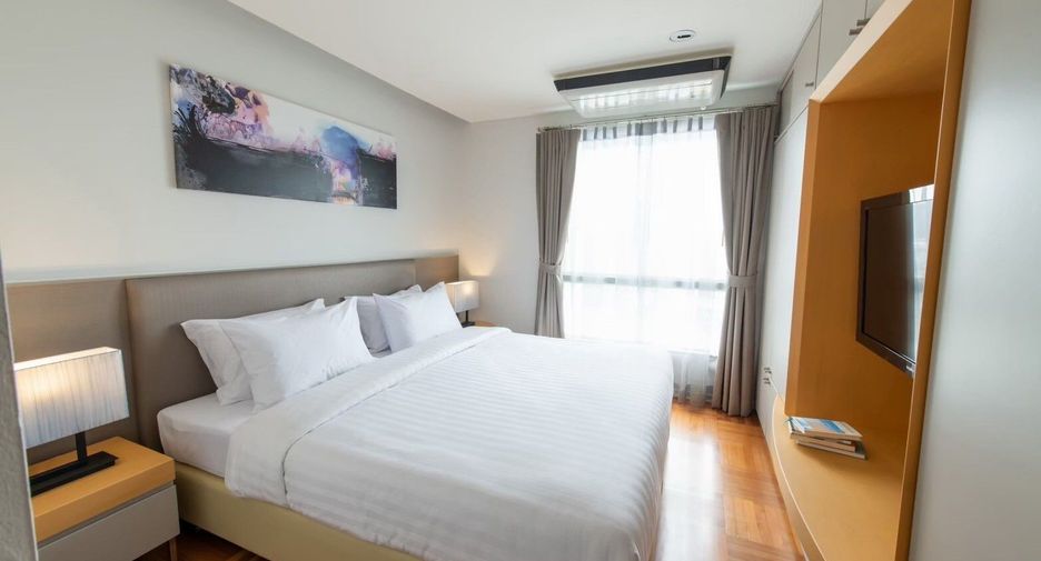 For rent 2 bedrooms condo in Yan Nawa, Bangkok