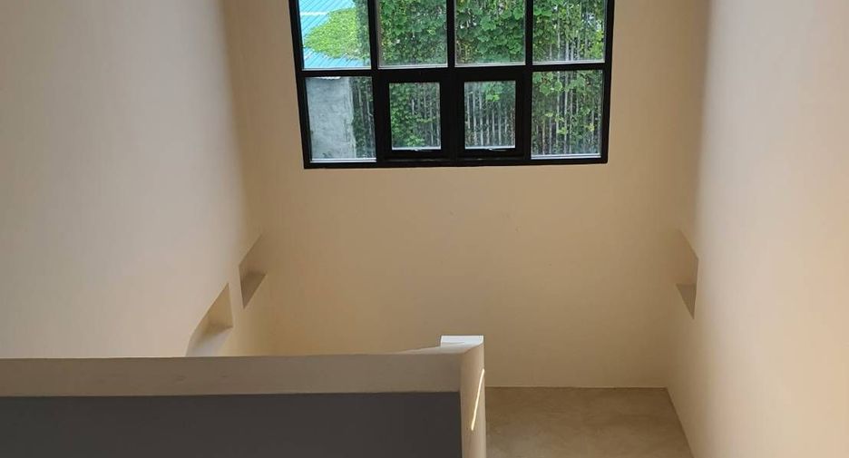 For sale and for rent 5 bedrooms house in Phra Khanong, Bangkok