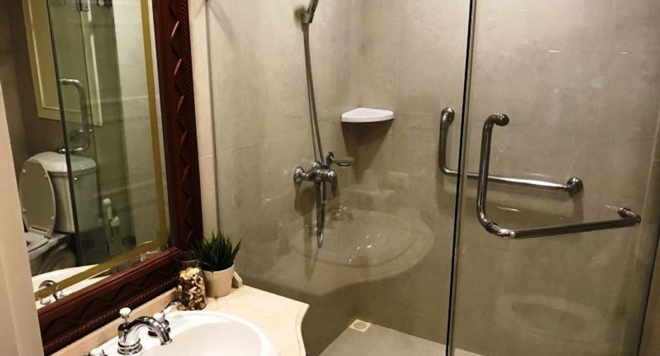 For sale 2 bedrooms condo in Khlong Toei, Bangkok