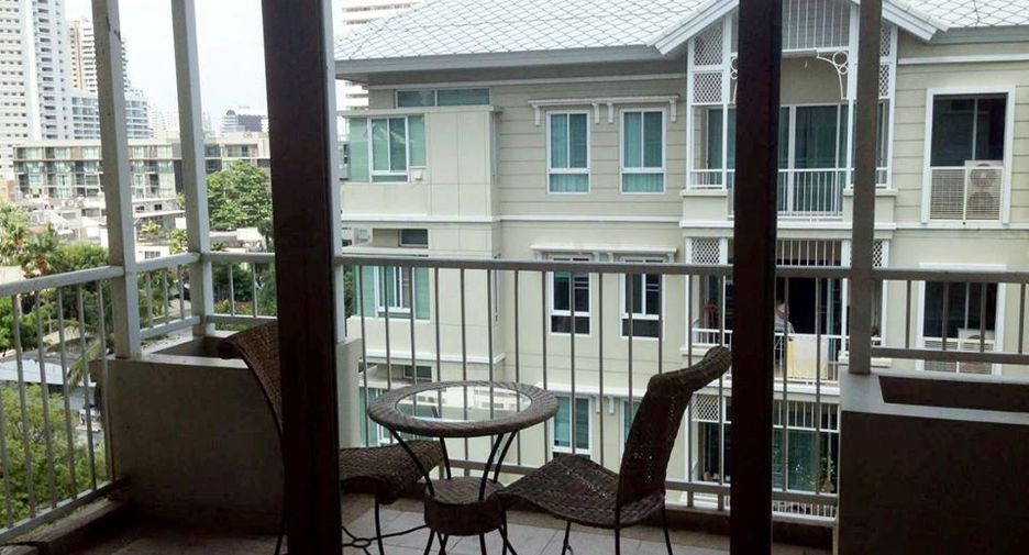 For sale 2 bedrooms condo in Khlong Toei, Bangkok