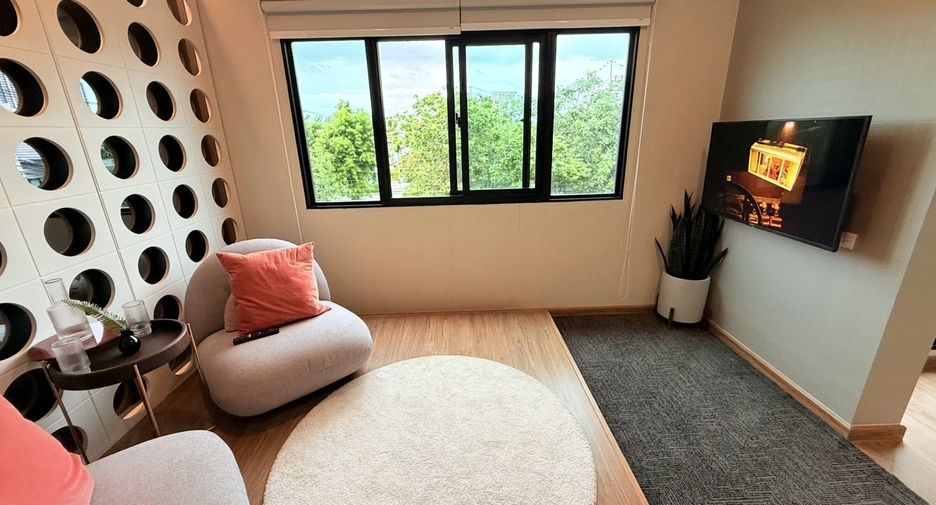 For sale 3 bedrooms townhouse in Mueang Samut Prakan, Samut Prakan