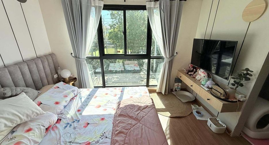 For sale 3 bedrooms townhouse in Mueang Samut Prakan, Samut Prakan