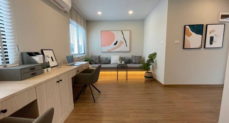 For sale 3 bedrooms townhouse in Mueang Samut Prakan, Samut Prakan