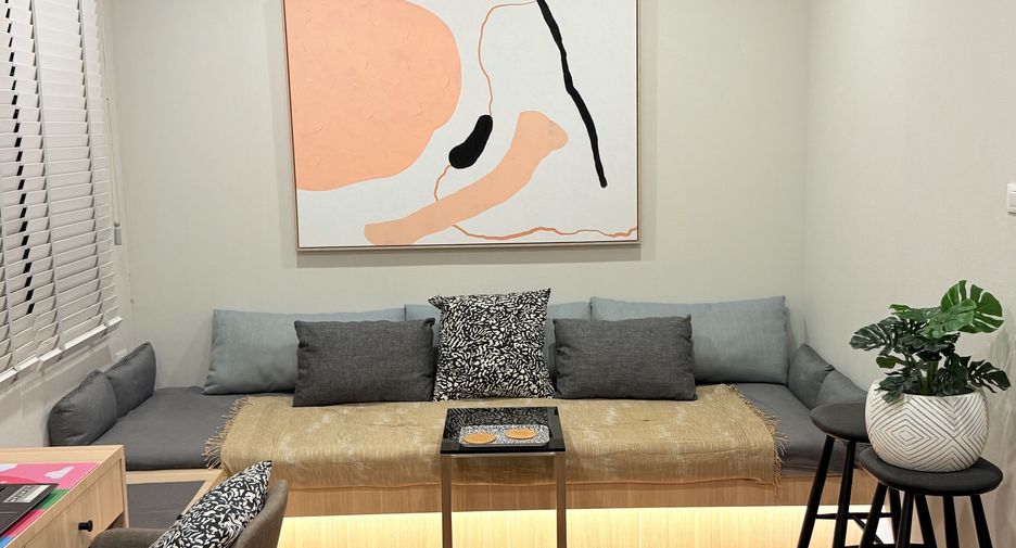 For sale 3 bedrooms townhouse in Mueang Samut Prakan, Samut Prakan