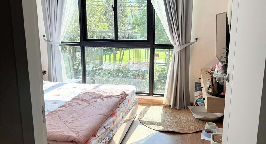 For sale 3 bedrooms townhouse in Mueang Samut Prakan, Samut Prakan