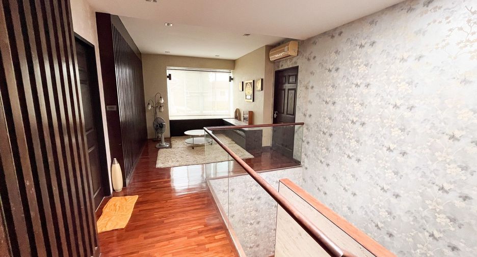 À louer 4 chambres maison à Bang Phli, Samut Prakan