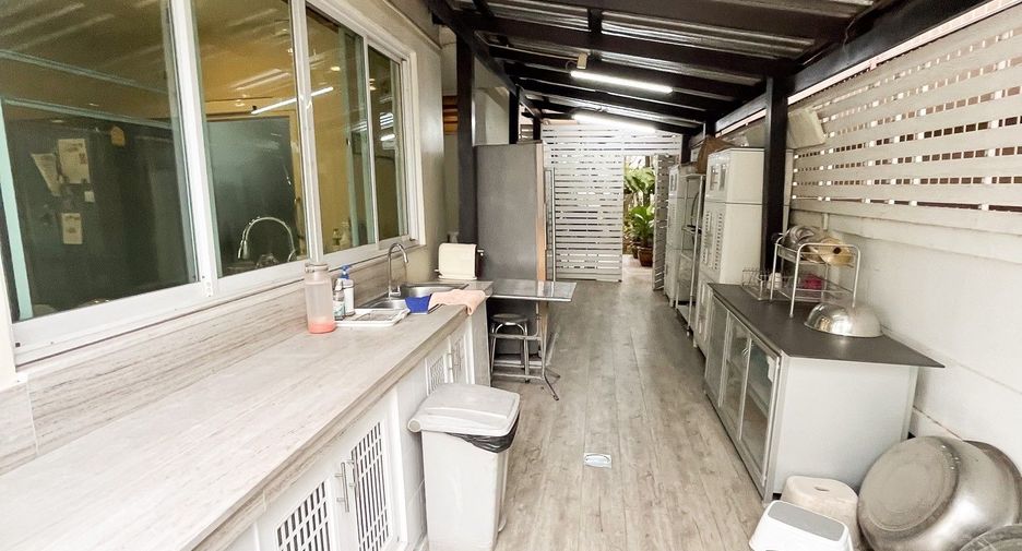 À louer 4 chambres maison à Bang Phli, Samut Prakan