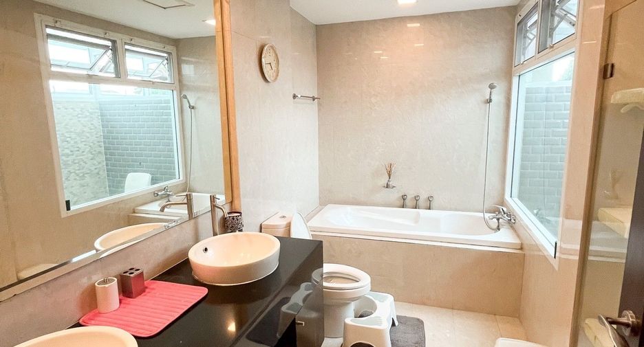 À louer 4 chambres maison à Bang Phli, Samut Prakan