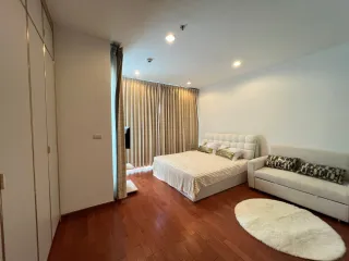 Wohnung zur Miete mit Studio in Pathum Wan, Bangkok
