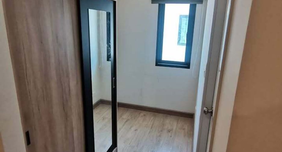 Casa en alquiler de 3 habitaciones en Bang Bo, Samut Prakan