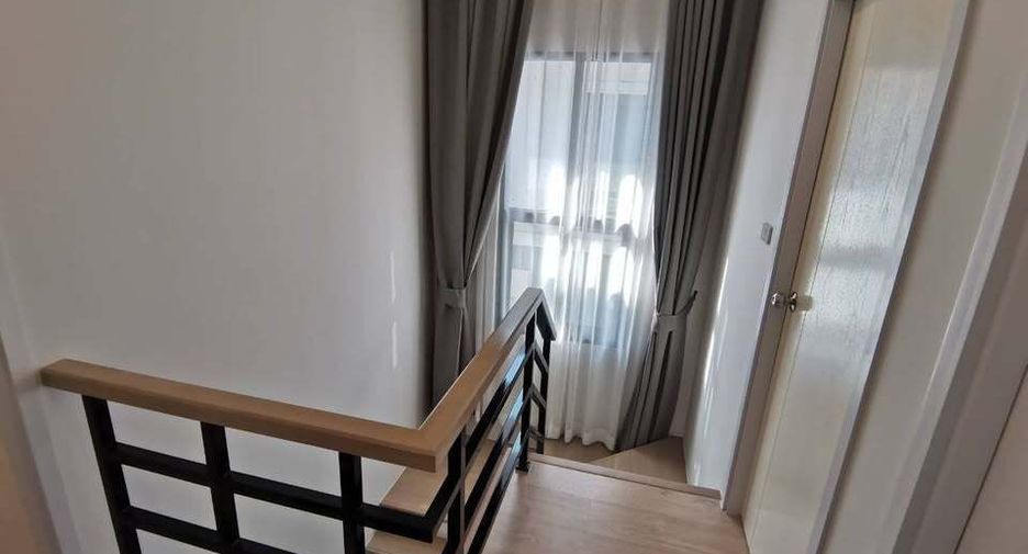 Casa en alquiler de 3 habitaciones en Bang Bo, Samut Prakan